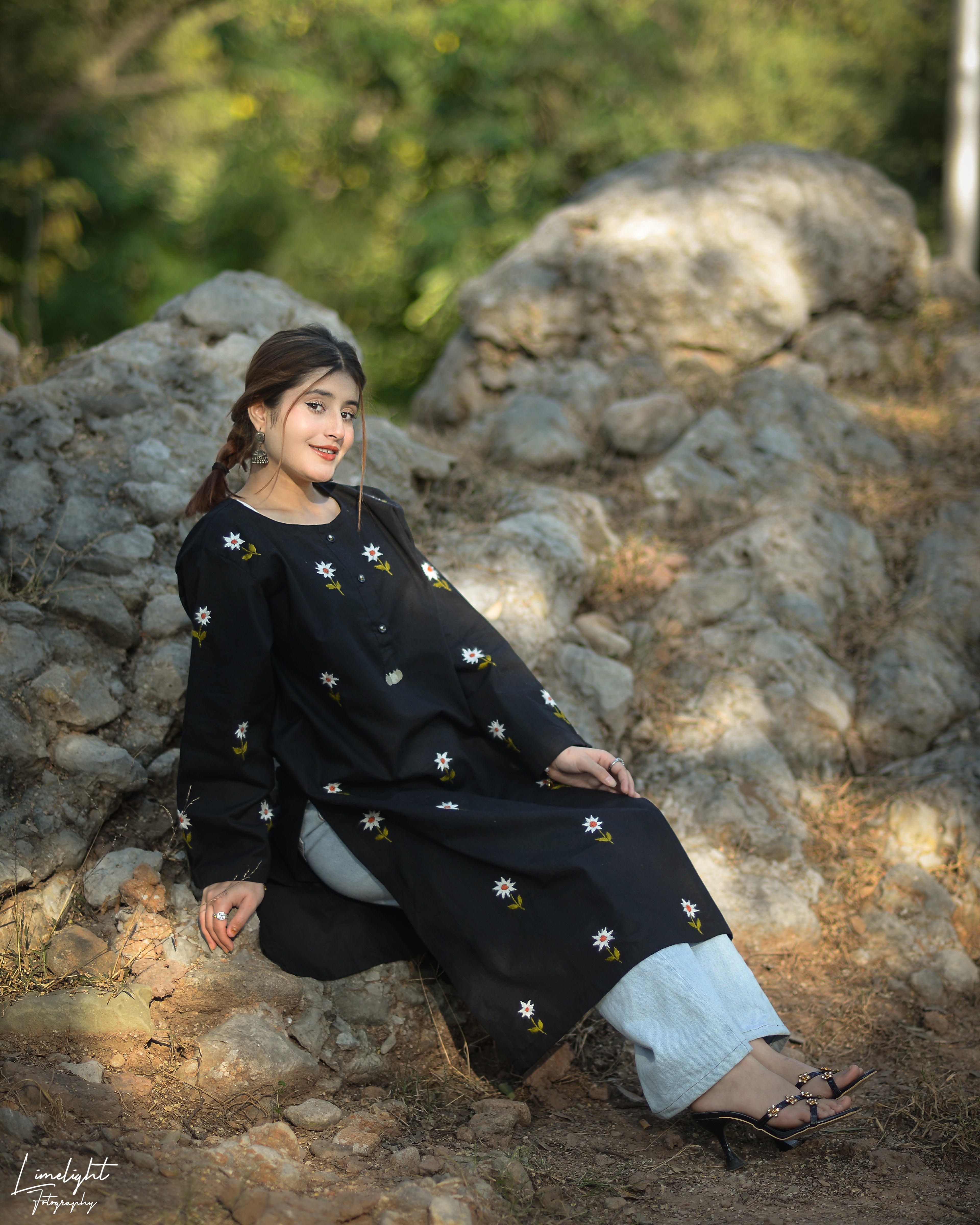 Black Daisy Embroidered Kurti