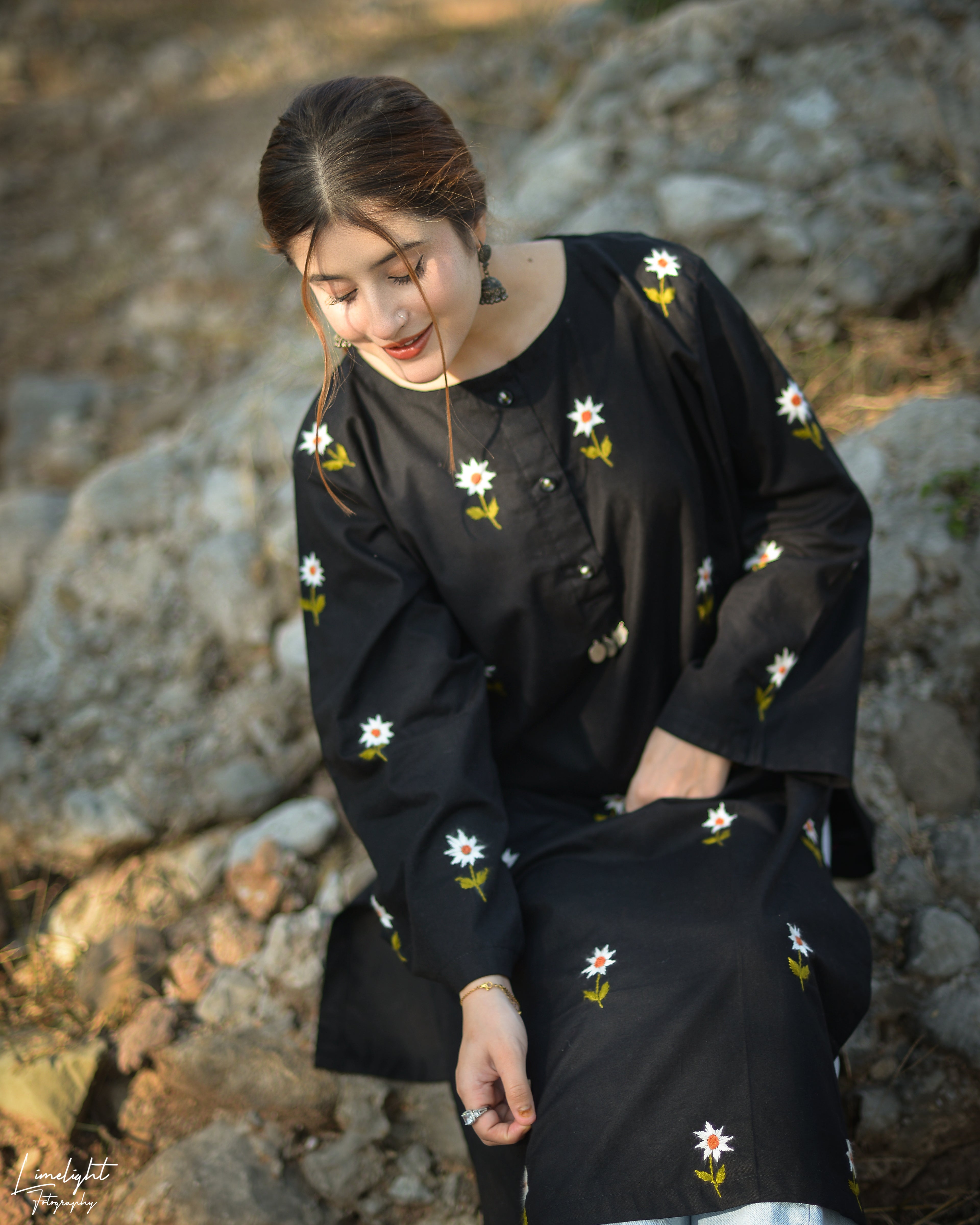 Black Daisy Embroidered Kurti