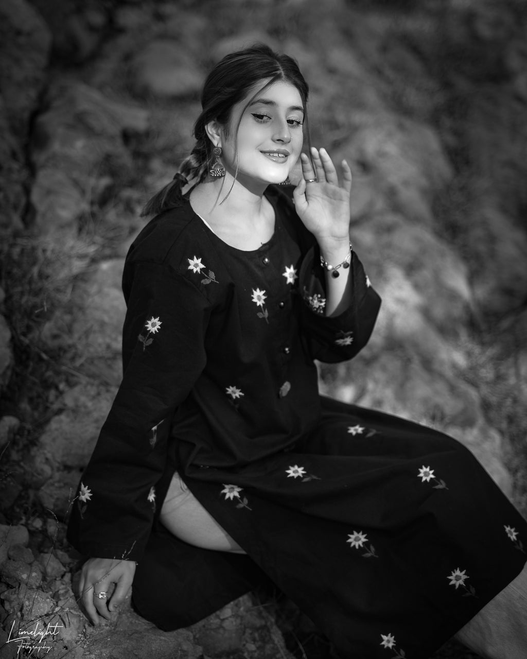 Black Daisy Embroidered Kurti