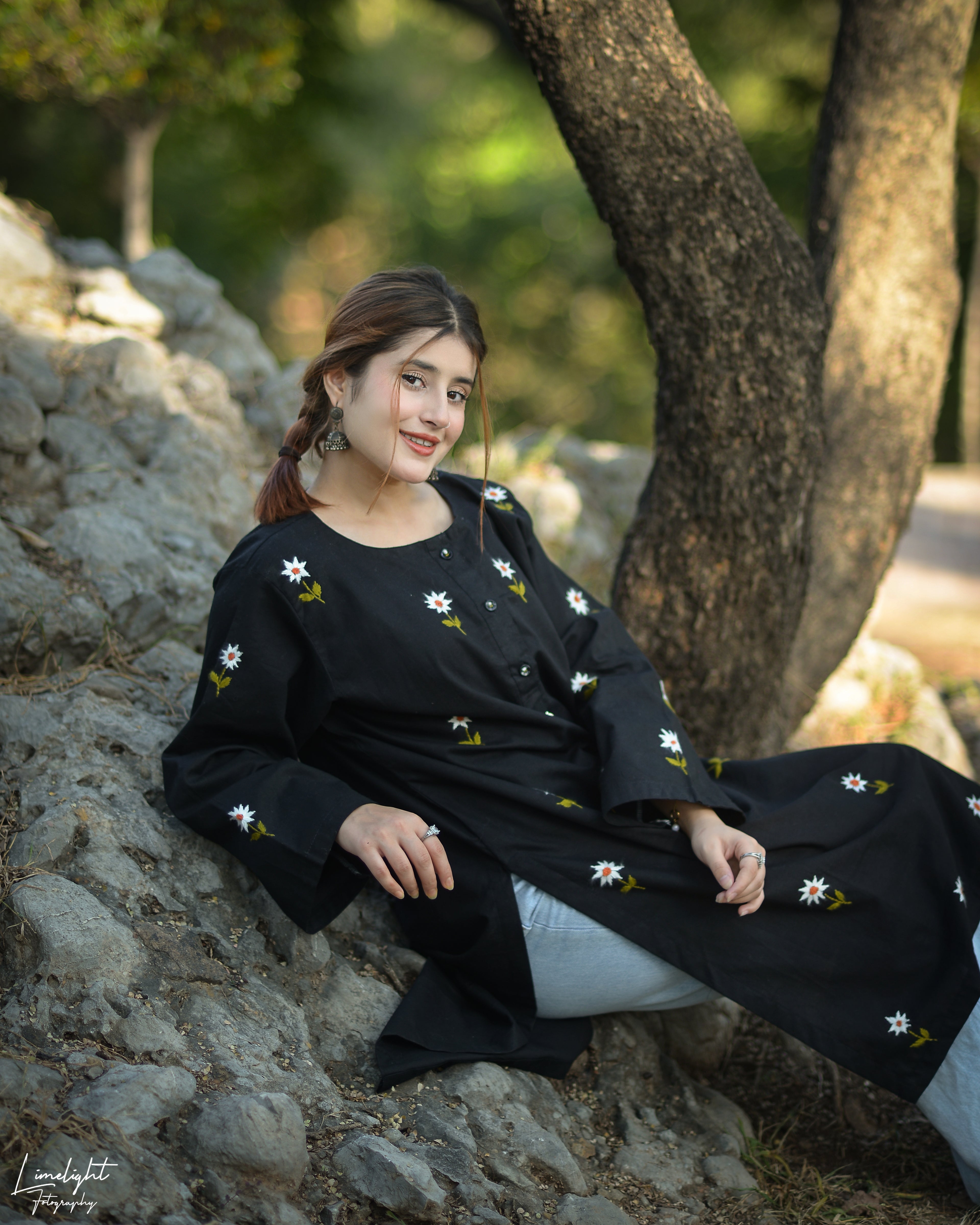 Black Daisy Embroidered Kurti